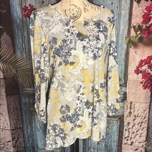 Multiples Tunic shirt with matching tank top, size medium, fair used condition